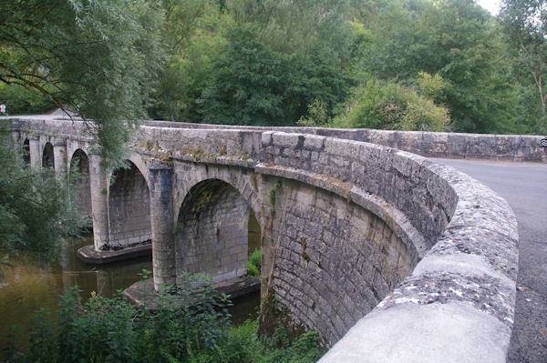 Le pont de Marcilhac sur Cl