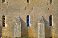 Les beaux vitraux du Prieur Notre Dame de Laramire