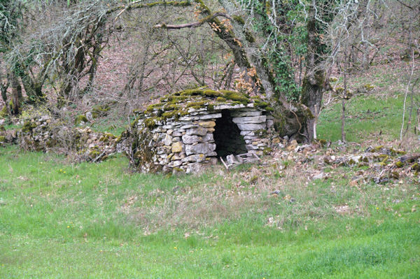 Une gariotte  la Combe de Bezous