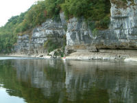 Les falaises calcaires du Roysse sur les bords de la Dordogne