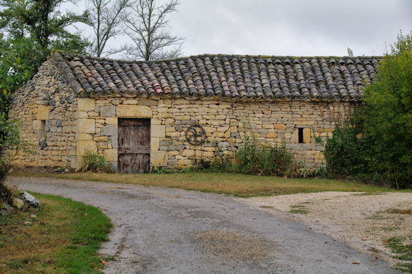 La maison  cot de l_glise St Pierre de Balach Bas