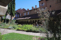 Le Clotre de l_Eglise Saint Salvy