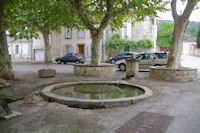 Une fontaine a St Amancet