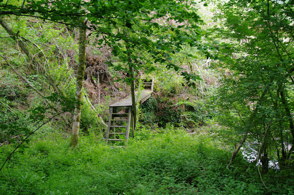 Nouvelle passerelle sur la Durencuse