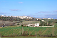 Castelnau de Montmirail, en bas, les Mazires