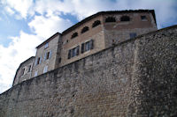 Les remparts de Castelnau de Montmirail