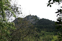 La statue de St Stapin dominant la valle du Taurou