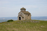 La Chapelle de St Frrol dominant la valle du Sor