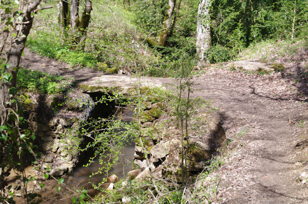 Le petit pont sur l_Audoulou