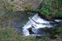 Petite retenue destine  un moulin sur le Sor