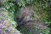 Le canal d'arrivee de l'eau du ruisseau de Laussiere dans le moulin