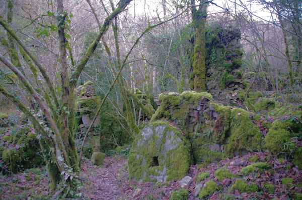 Un autre moulin en ruine dans la valle de Laussire