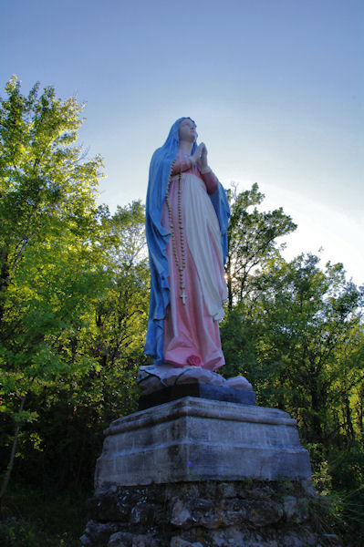 Un vierge sous les Rochers d_Anglars