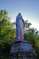 Un vierge sous les Rochers d'Anglars