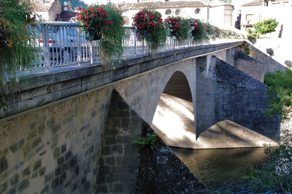 Le Pont de St Antonin Noble Val