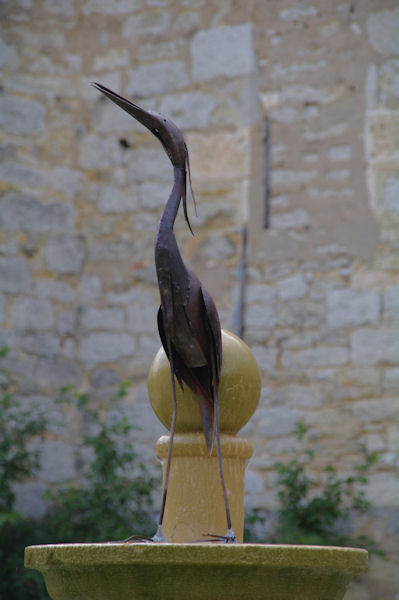 Jolie fontaine devant l_glise