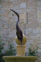 Jolie fontaine devant l'eglise