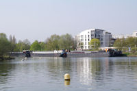 Les pniches  quai sur le canal de la Dele