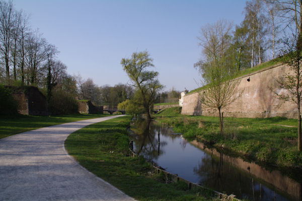 Le bastion Est sur la voie des Combattants