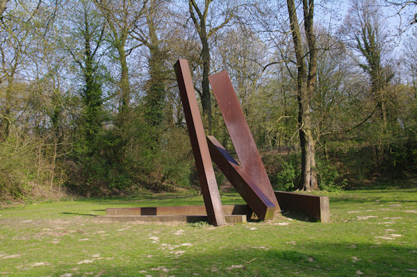 Un monument  la mmoire de Lon Trulin?