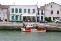 Sur le chenal d'entree au Port de St Martin de Re