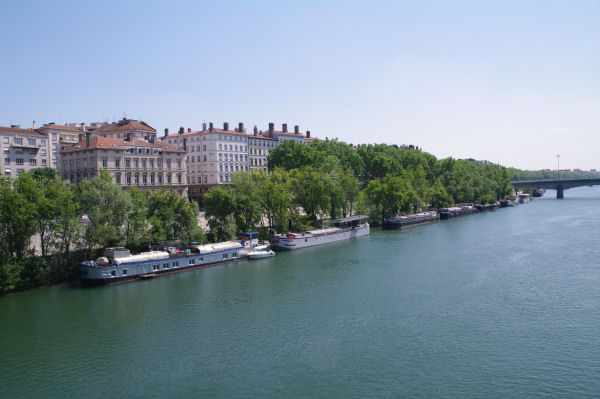 Le Rhone depuis le pont de Lattre de Tassigny