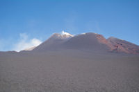 L'Etna, devant, les cendres de la semaine precedente