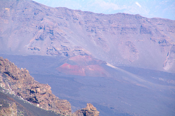 Le Monte Centenari dans la caldera de l_ancien volcan de l_Etna