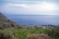 Rinella, au loin, les Iles Lipari et Vulcano