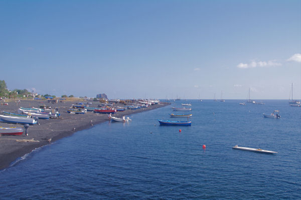 La plage de Pizzillo  Stromboli