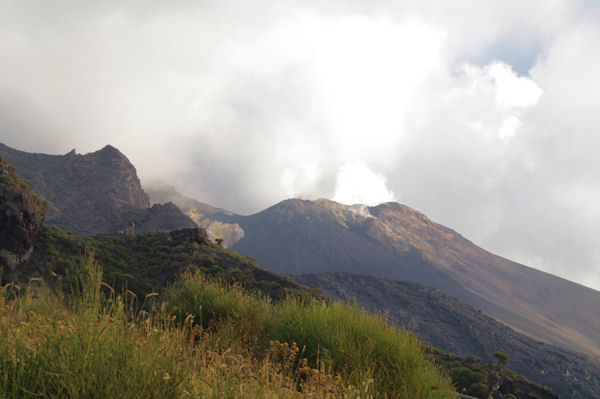 Le cratre fumant du Stromboli