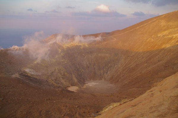 Le fond du cratre du Vulcano