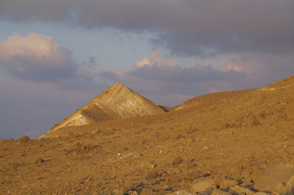 En montant au Vulcano, peu avant le cratre